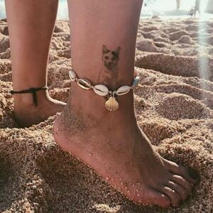 Shell Ankle Bracelet with Gold Shell Charm